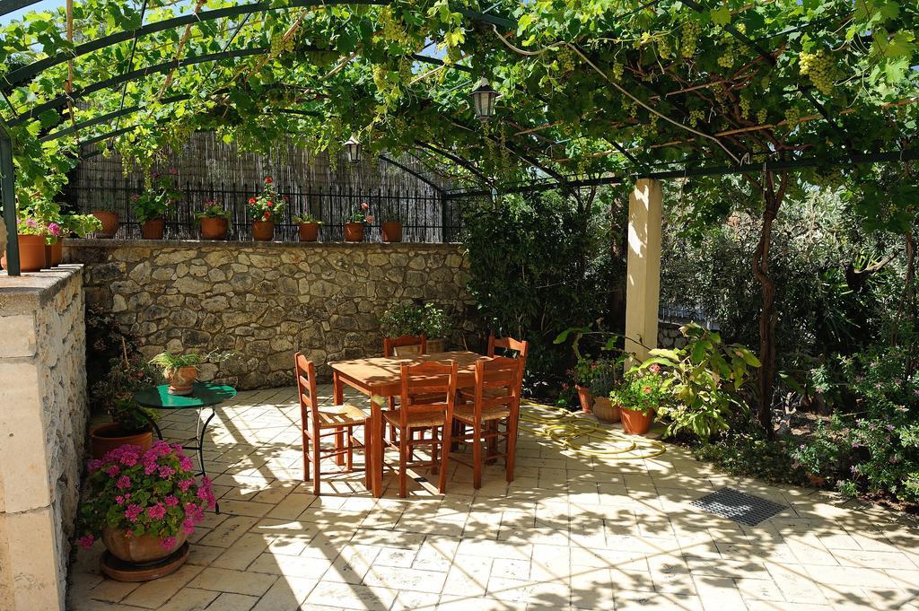 Evianna Studios Μουσάτα Εξωτερικό φωτογραφία